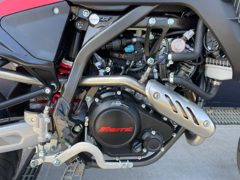 Fantic Motor XMF 125 Performance (2025 - 26) (8)