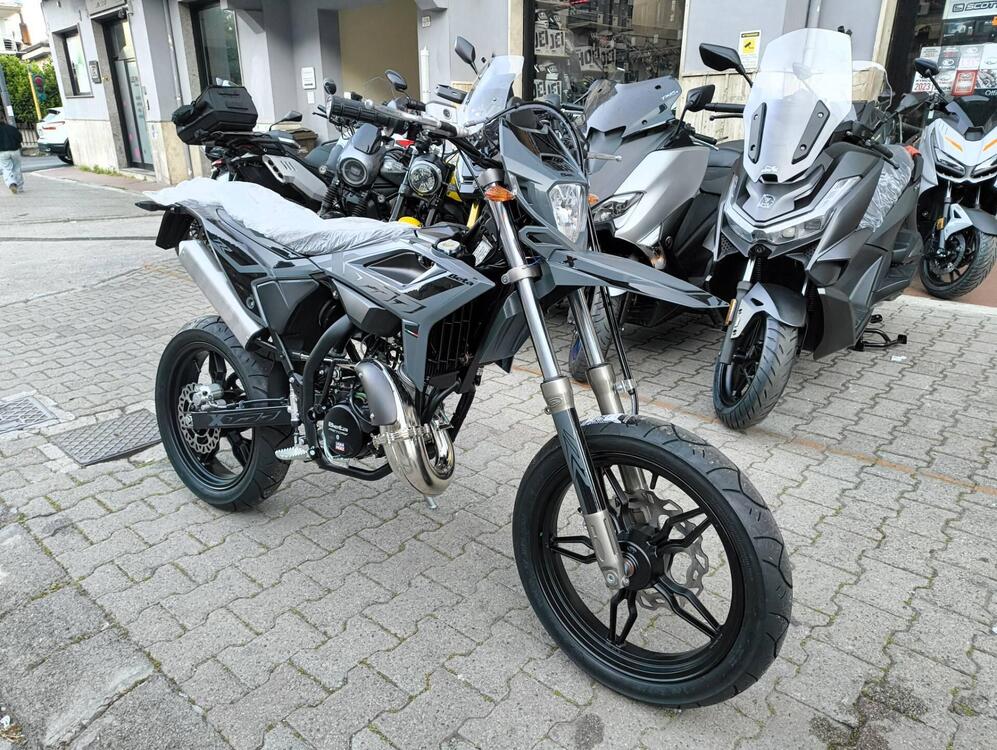 Betamotor RR 50 Motard (2021 - 25) (2)