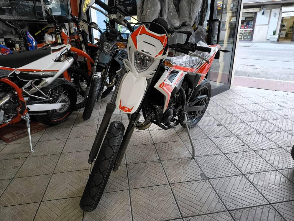 Betamotor RR 50 Motard (2021 - 25) (2)