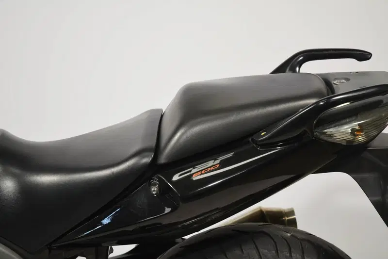 Honda CBF 600 N (2005- 11) (15)