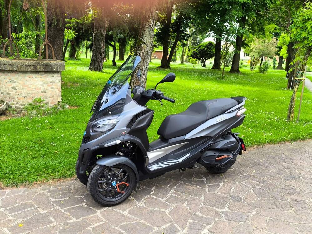 Piaggio MP3 530 Hpe Exclusive (2025) (4)