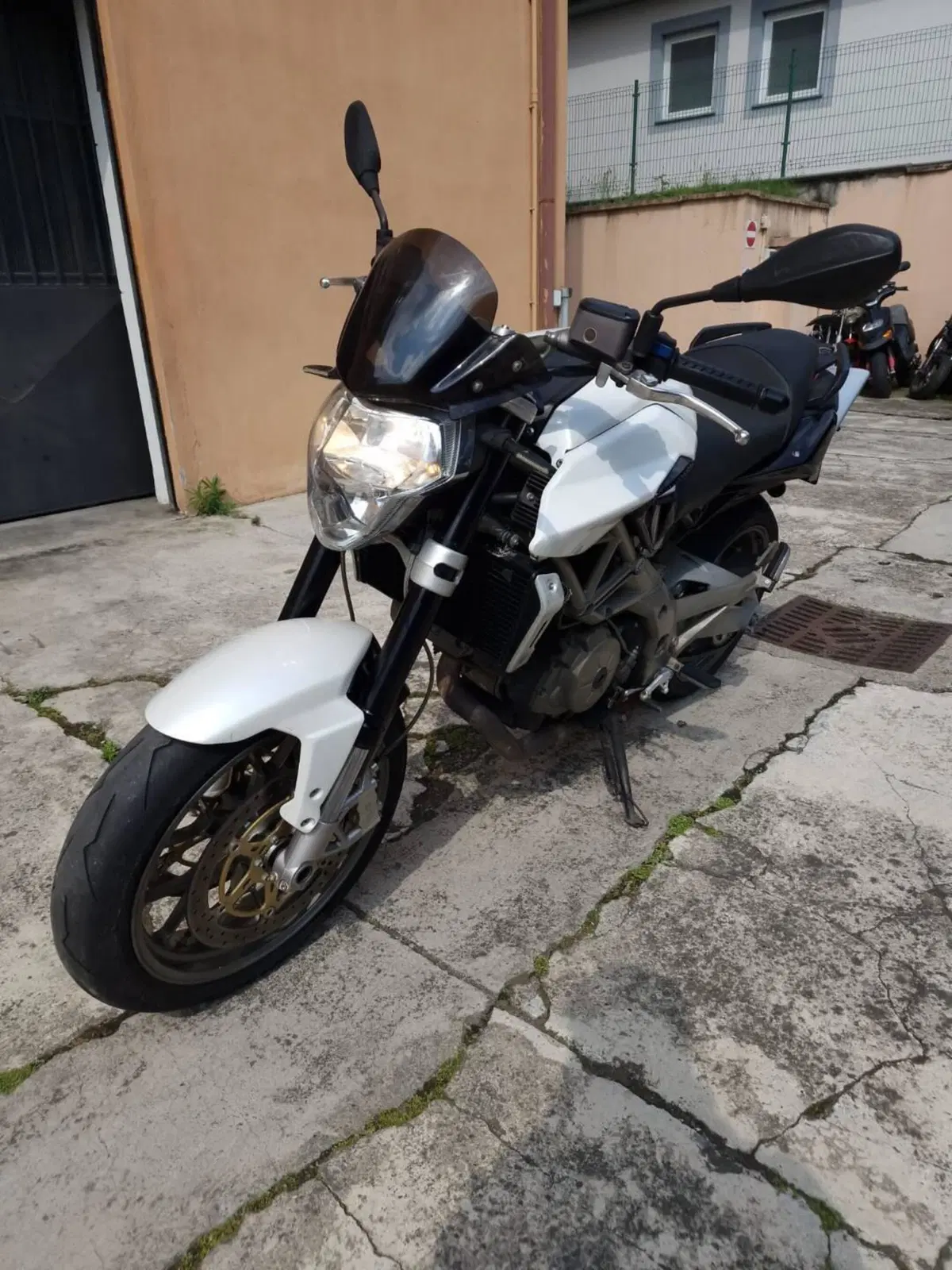 Aprilia Shiver (2008 - 10) (4)