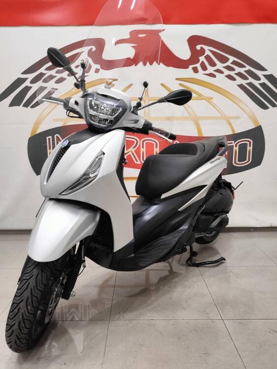 Piaggio Beverly 300 ABS-ASR (2021 - 25) (3)