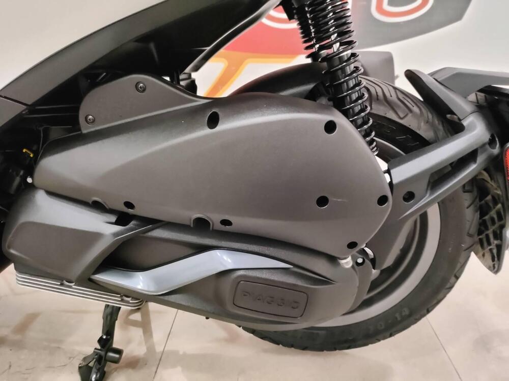 Piaggio Beverly 300 ABS-ASR (2021 - 25) (4)