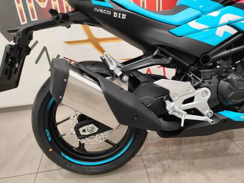 CFMOTO 450SR World Champions Replica (2025 - 26) (6)