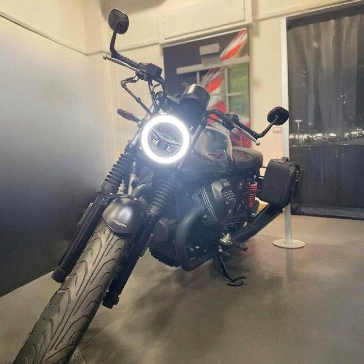 Moto Guzzi V7 III Stone S (2020)