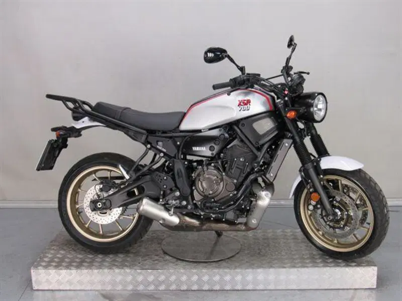 Yamaha XSR 700 XTribute (2021) (2)