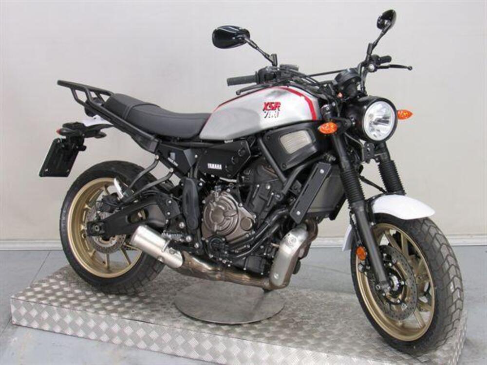 Yamaha XSR 700 XTribute (2021) (2)
