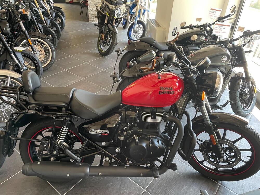 Royal Enfield Meteor 350 Fireball (2021 - 25)