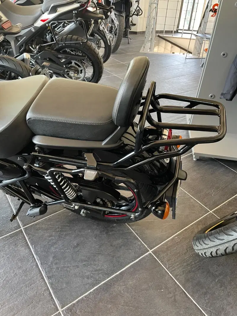 Royal Enfield Meteor 350 (2021 - 26) (4)