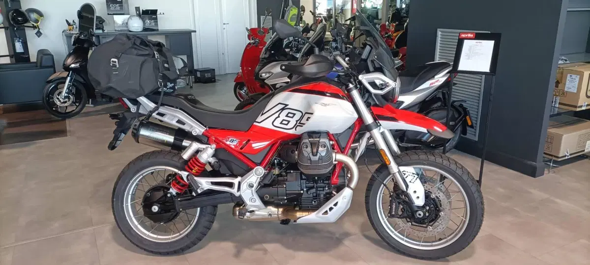 Moto Guzzi V85 TT (2024 - 26)