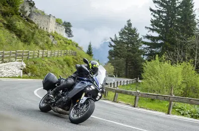 Yamaha Tracer 9 GT+: test, pro e contro della sport-tourer con cambio automatico [VIDEO E GALLERY]