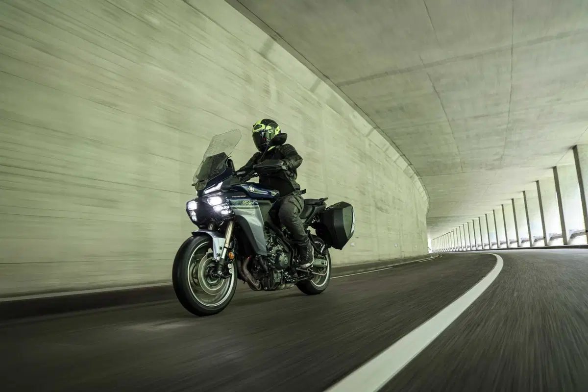 Yamaha Tracer 9 GT+: test, pro e contro [VIDEO E GALLERY] (2)