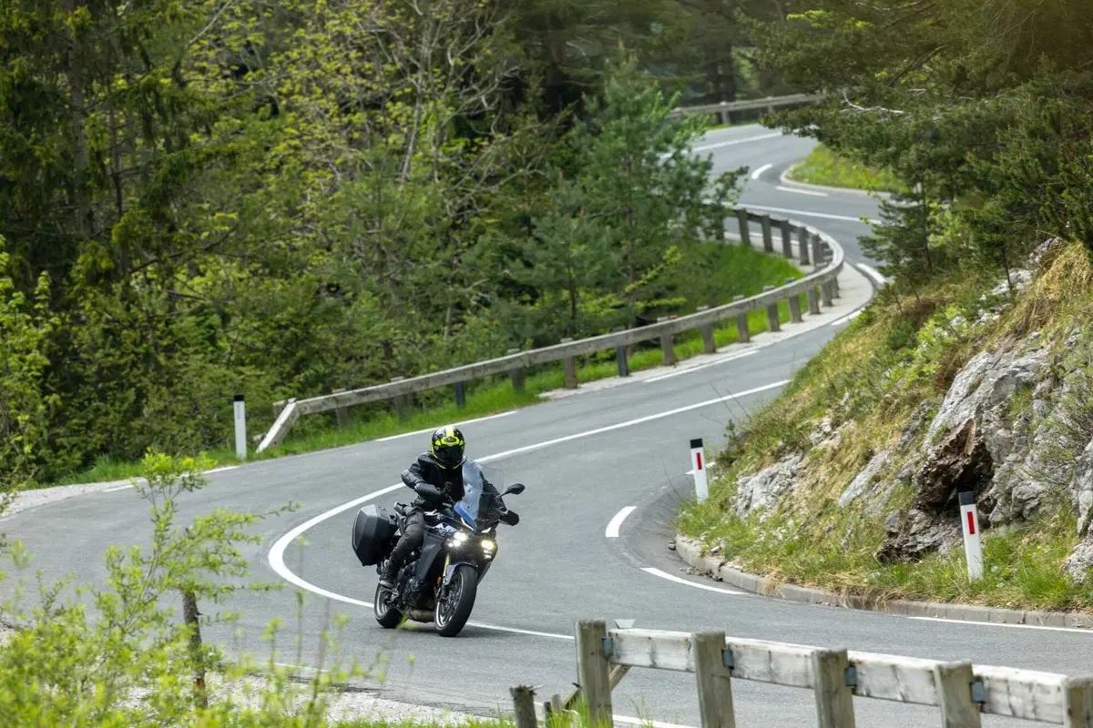 Yamaha Tracer 9 GT+: test, pro e contro [VIDEO E GALLERY] (9)