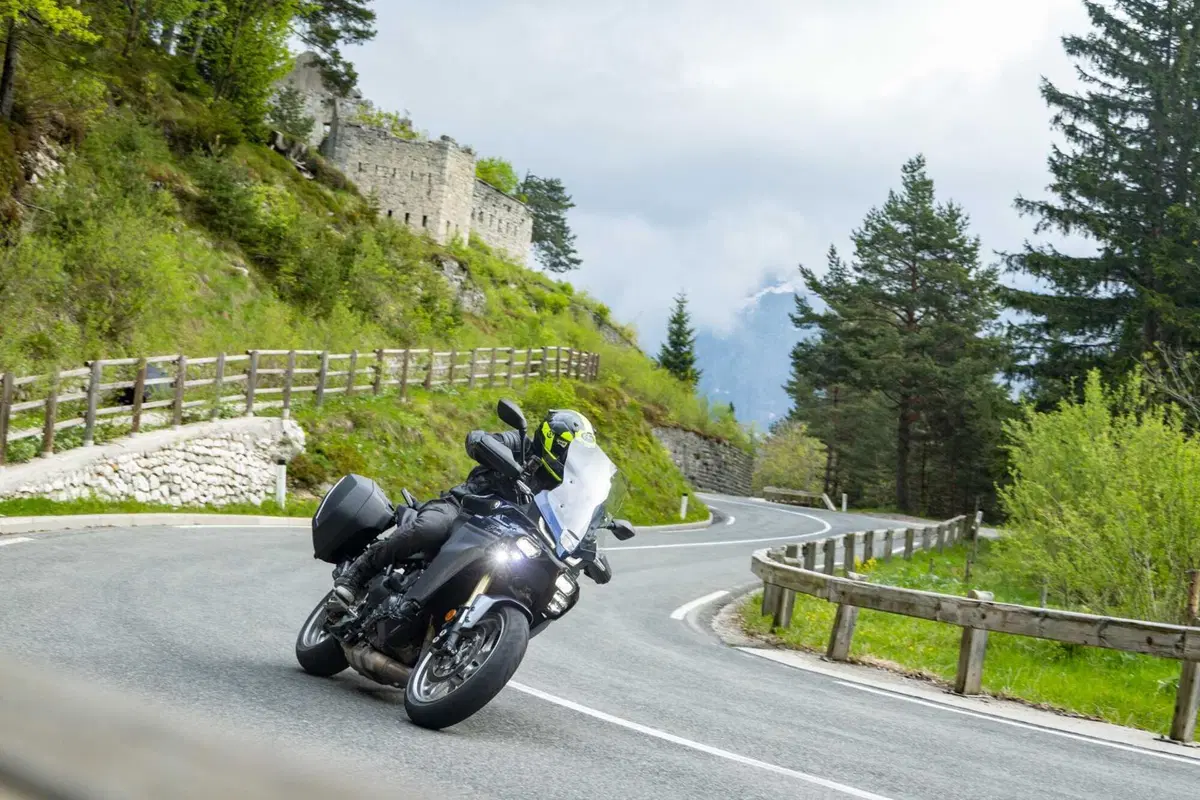 Yamaha Tracer 9 GT+: test, pro e contro [VIDEO E GALLERY] (12)
