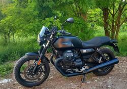 Moto Guzzi V7 Stone (2021 - 24) usata