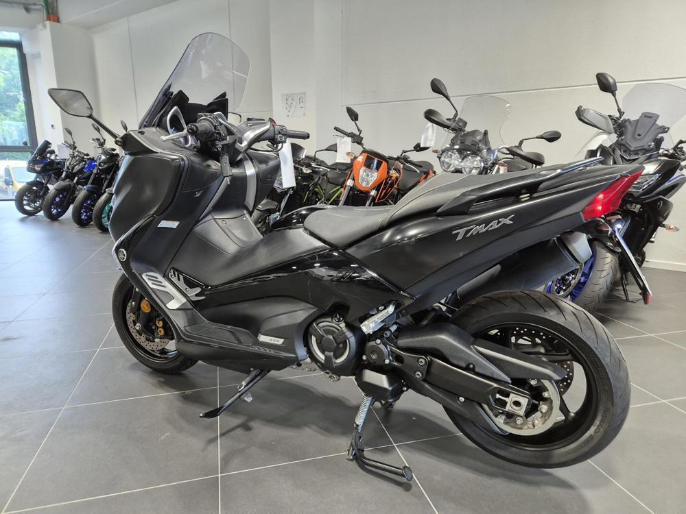 Yamaha T-Max 530 DX (2017 - 19) (2)