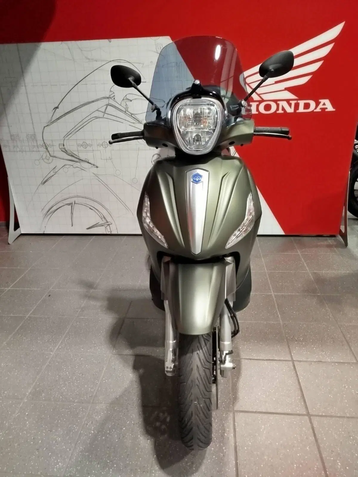 Piaggio Beverly 300 i.e. ABS-ASR (2016 - 20) (3)