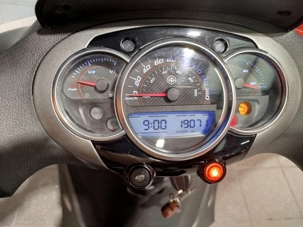 Piaggio Beverly 300 i.e. ABS-ASR (2016 - 20) (5)