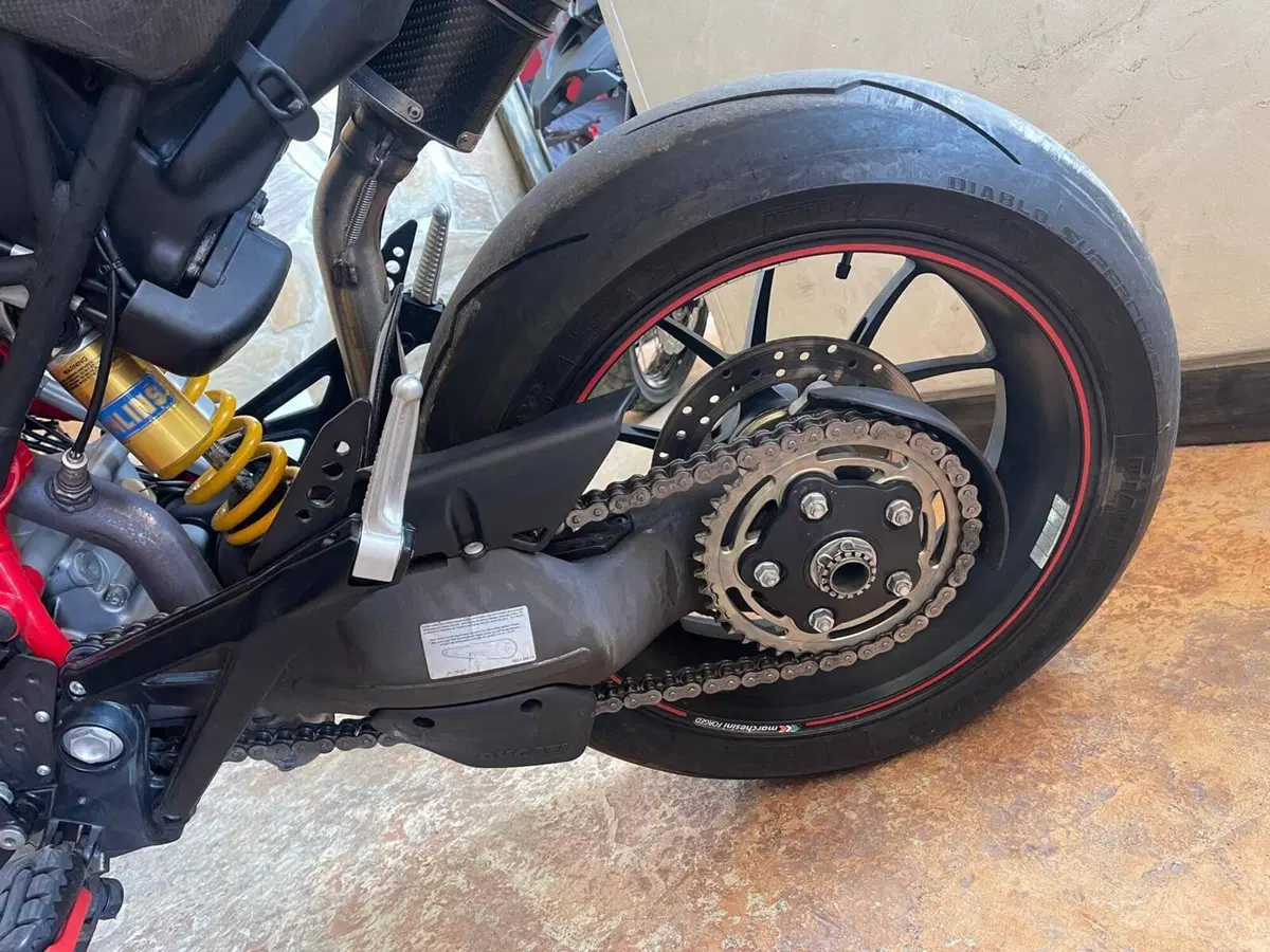 Ducati Hypermotard 1100 EVO SP (2010 - 12) (16)