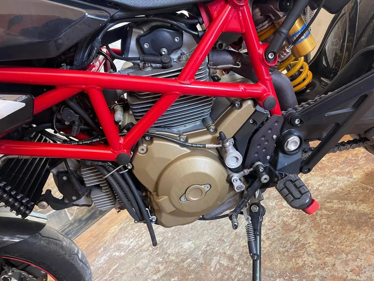 Ducati Hypermotard 1100 EVO SP (2010 - 12) (18)