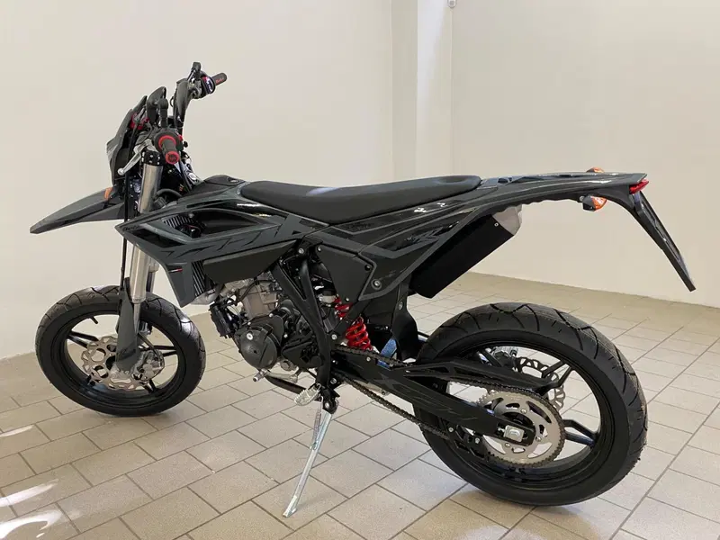 Betamotor RR 125 4T Motard T - X Special Edition (2025 - 26) (4)