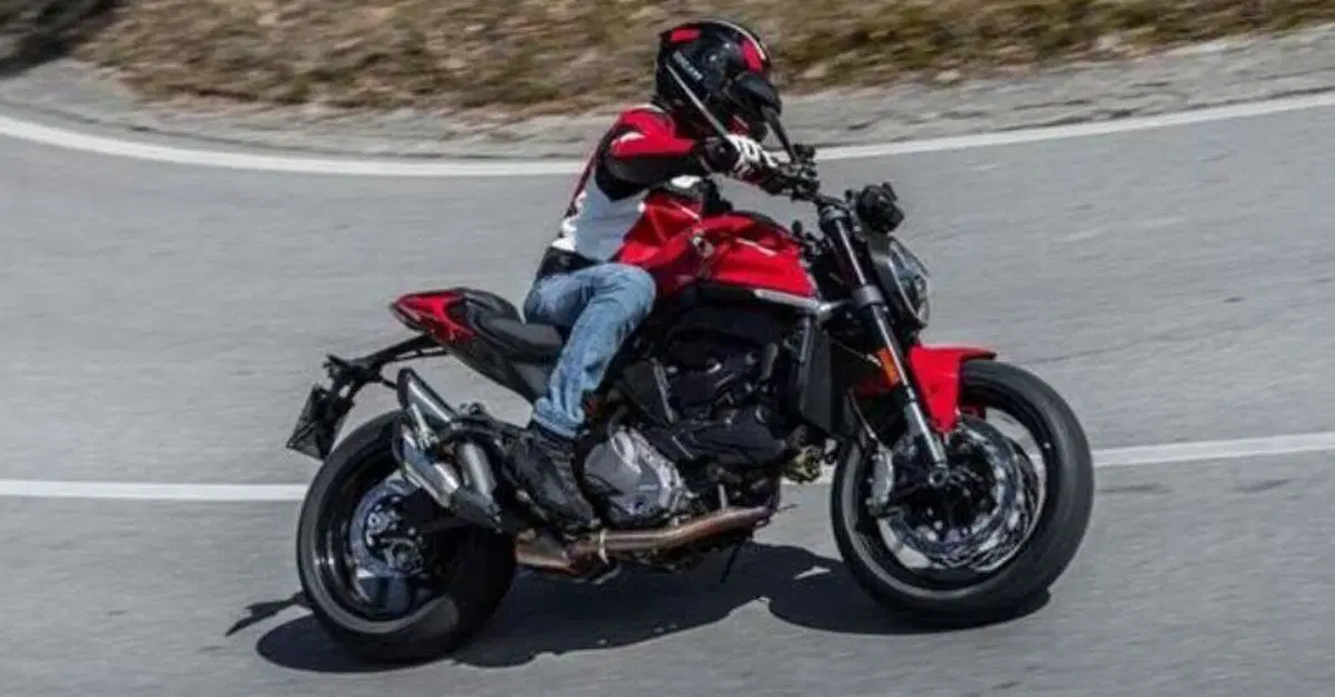 Ducati Monster V2: le prime foto "rubate" del collaudo su strada