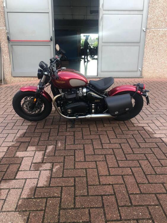 Triumph Bonneville Bobber 1200 Gold Line Edition (2022)