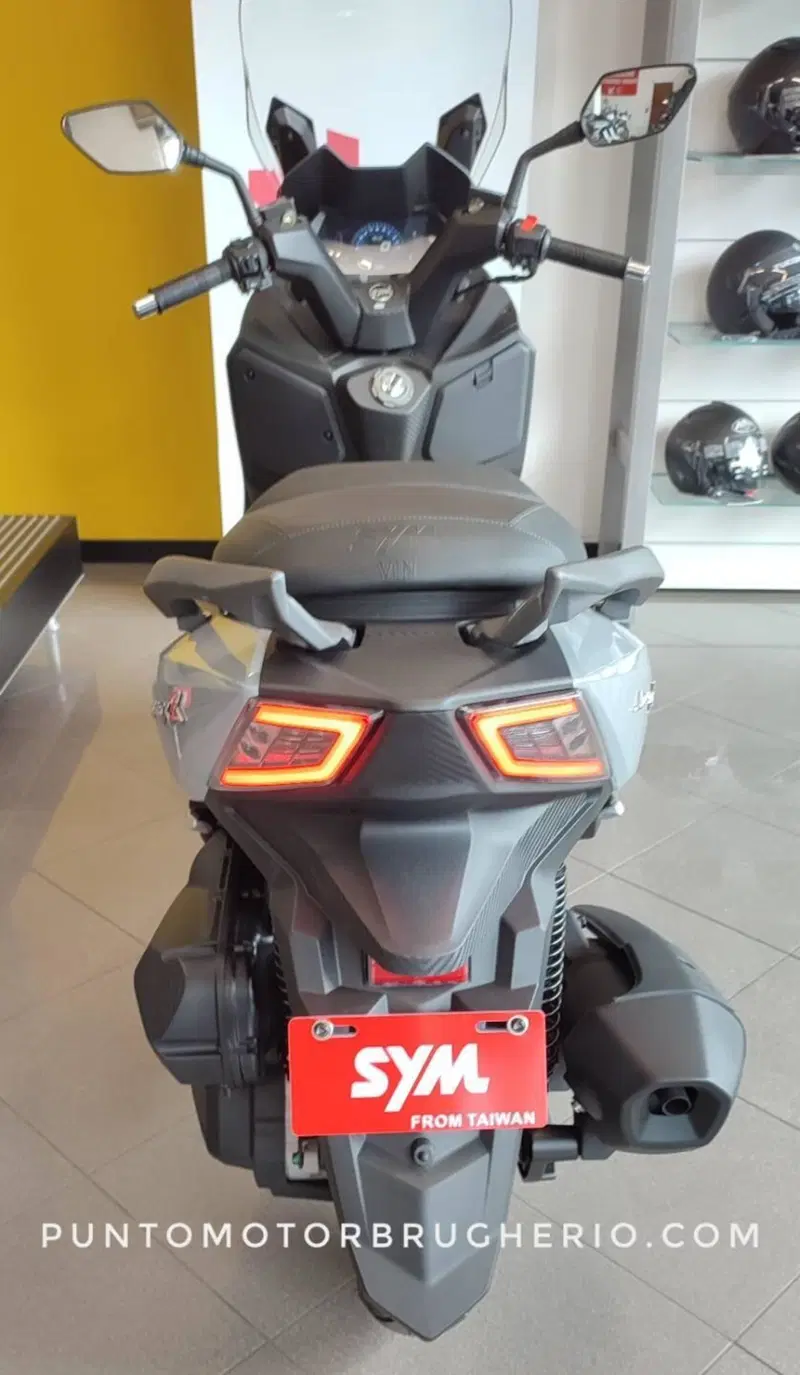 Sym Joymax 300 Z (2025 - 26) (11)