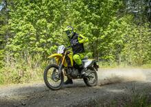 Suzuki DR-Z 4S: La Leggenda Rinasce, Pronta a Conquistare Ogni Terreno! [VIDEO & GALLERY]