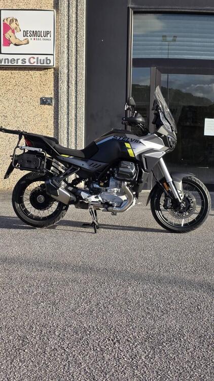 Moto Guzzi Stelvio (2024 - 25)