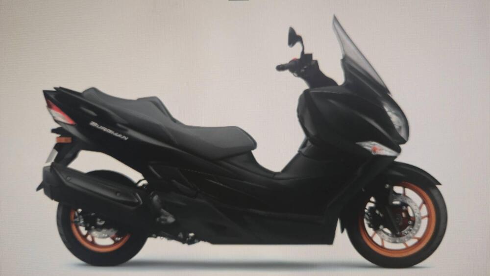 Suzuki Burgman 400 (2025) (3)