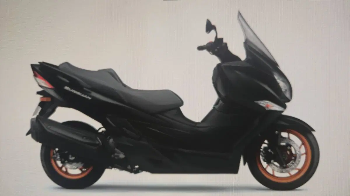 Suzuki Burgman 400 (2025 - 26) (3)