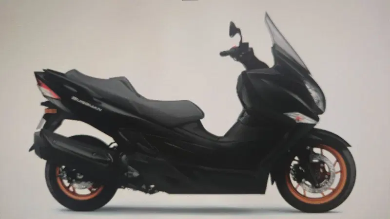 Suzuki Burgman 400 (2025 - 26) (3)
