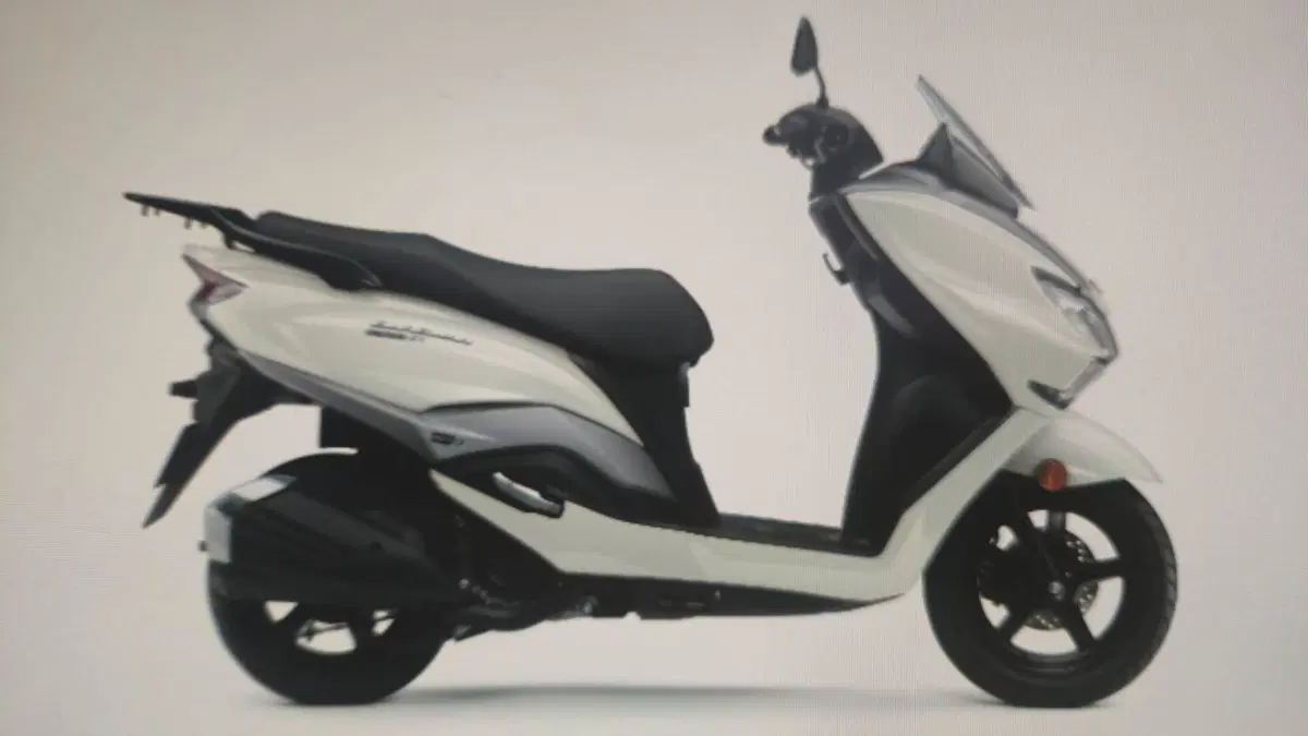 Suzuki Burgman Street 125 Executive (2023 - 26) (3)