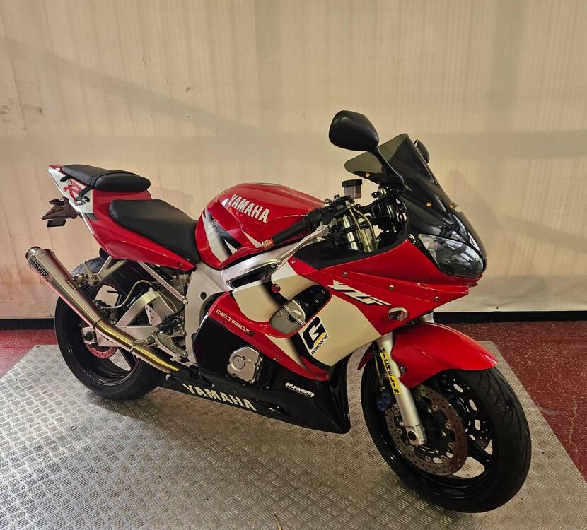 Yamaha YZF R6 (2001 - 02)