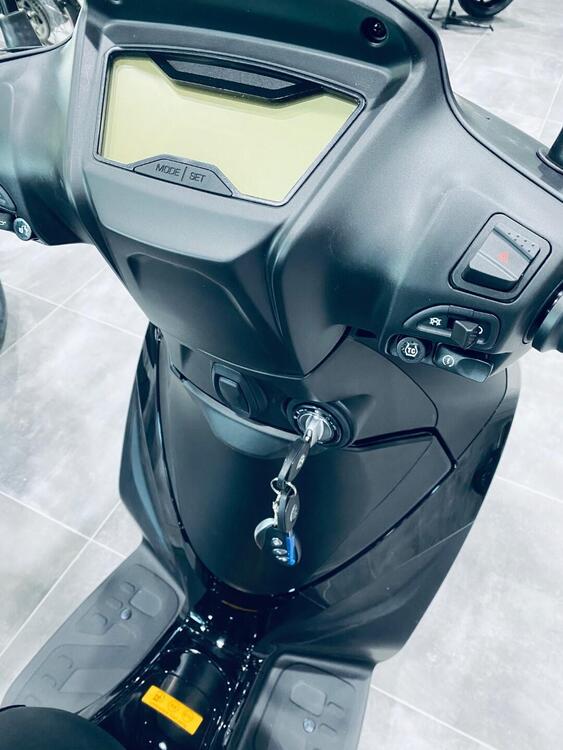 Morbidelli SC125LX (2024 - 25) (3)