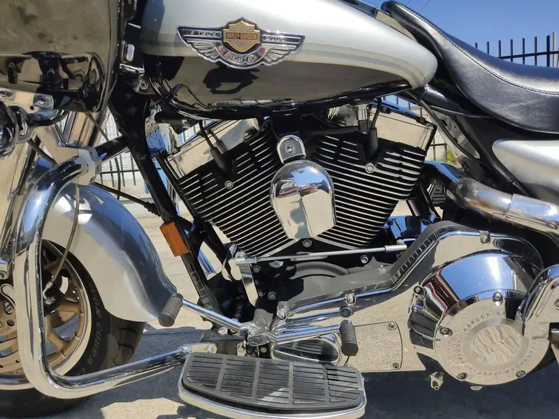 Harley-Davidson FLTR '03-Road Glide centenario  bicolore ASI (14)
