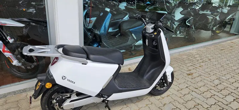 Yadea G5S Utility (2022 - 26) (2)