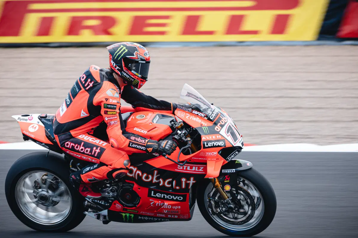 SBK 2025. GP della Repubblica Ceca. Bulega vince Gara2 in volata su Toprak!  (13)
