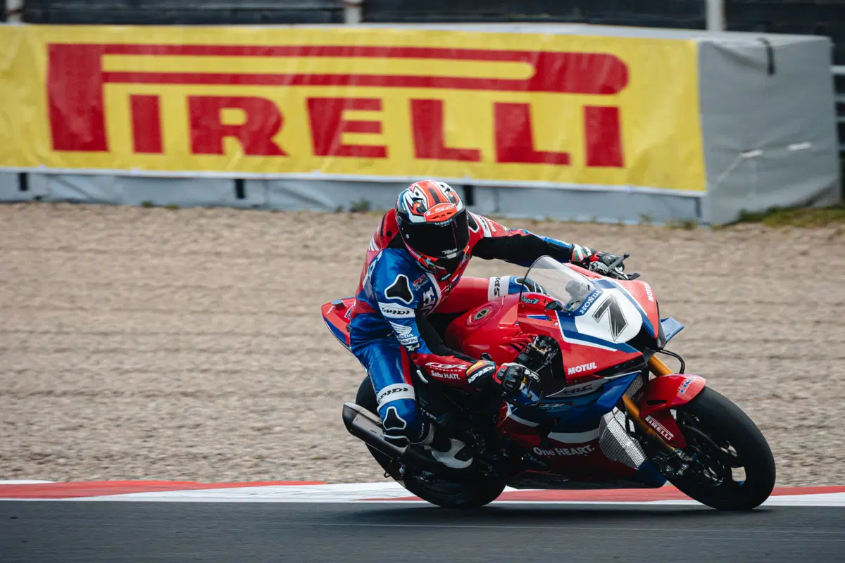 SBK 2025. GP della Repubblica Ceca. Bulega vince Gara2 in volata su Toprak!  (5)