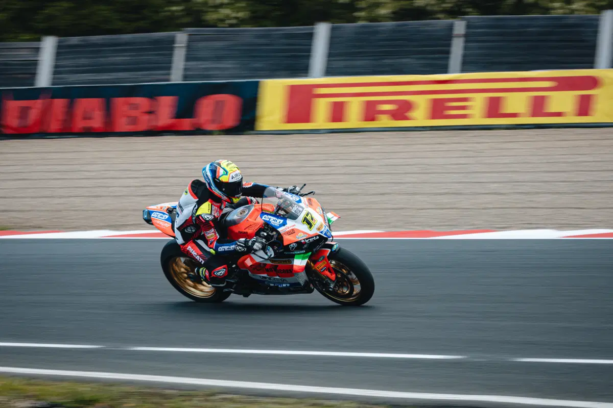 SBK 2025. GP della Repubblica Ceca. Bulega vince Gara2 in volata su Toprak!  (26)