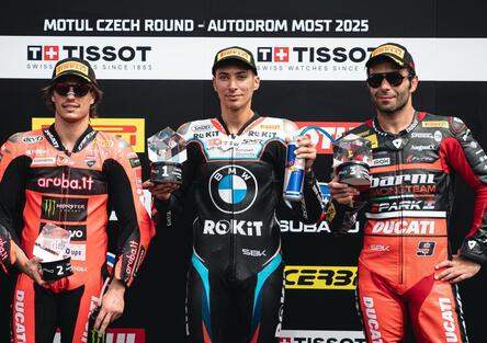 Toprak piega Bulega e vince la gara sprint di Most