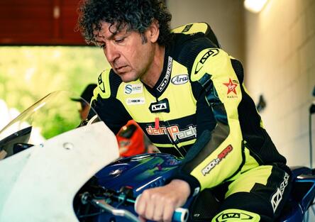 Francesco Curinga fuori dal Tourist Trophy 2025: Ho fatto un bel casino nel momento sbagliato