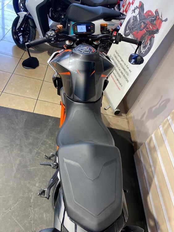 KTM 1290 Super Duke R (2019) (5)