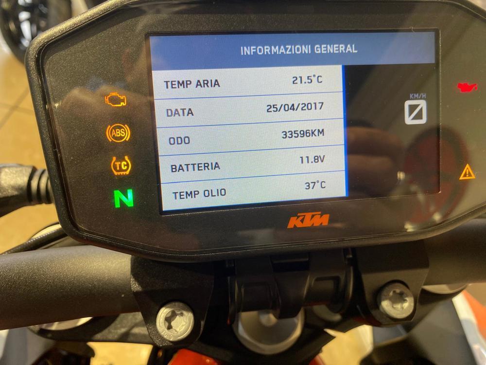 KTM 1290 Super Duke R (2019) (2)