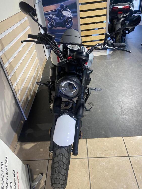 Yamaha XSR 700 (2022 - 25) (3)