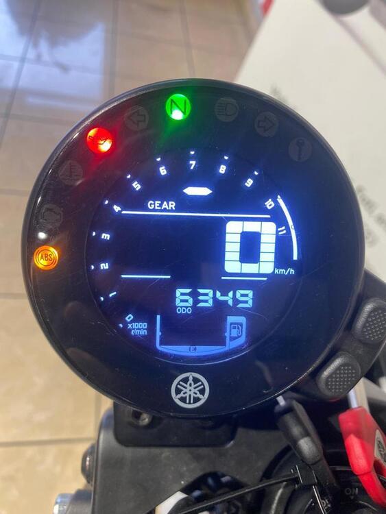 Yamaha XSR 700 (2022 - 25) (2)