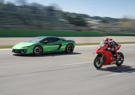 Lamborghini Temerario vs. Ducati Panigale V4: chi la spunta? La sfida ad Imola
