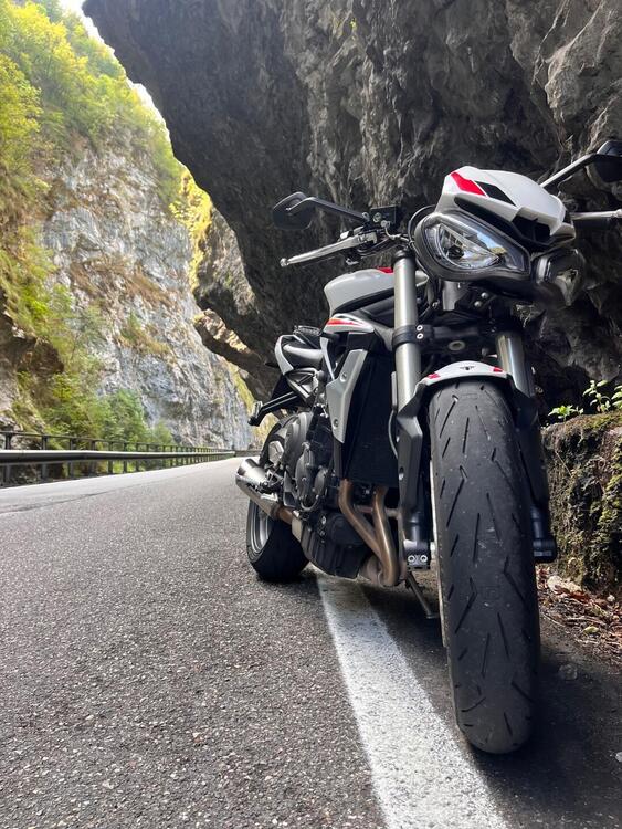 Triumph Street Triple S (2020 - 23) (2)